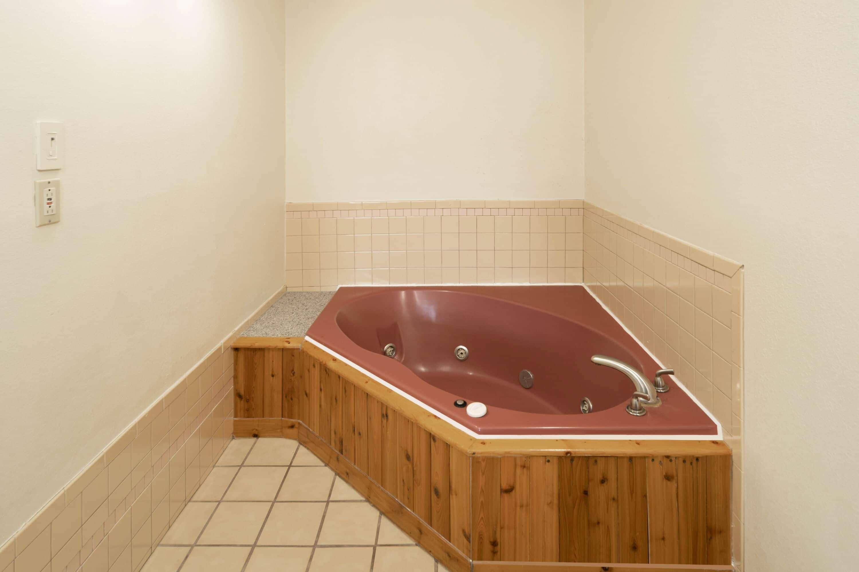 Super 8 By Wyndham Cleveland Motel Exterior photo